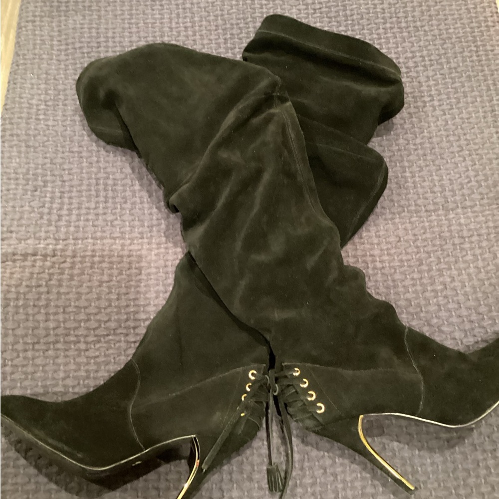 Boots - Picture 4 of 11